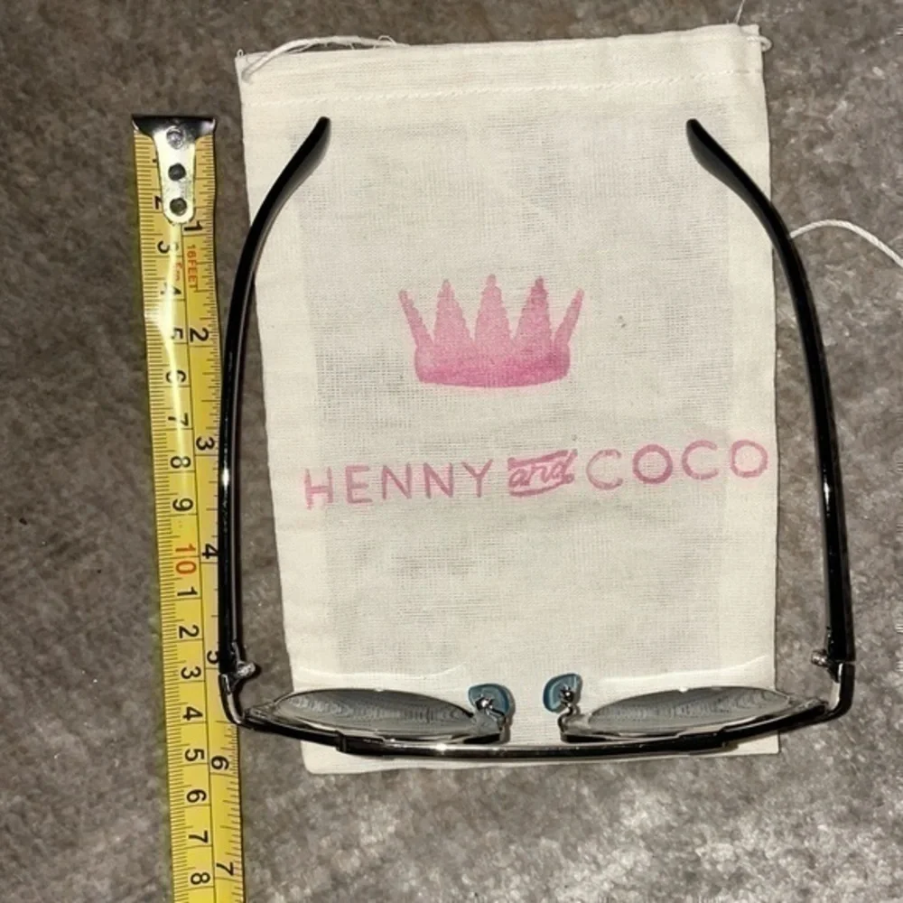 Henny and CoCo Sunglasses in Hendrix Junior unisex size age 3-10 gently preloved